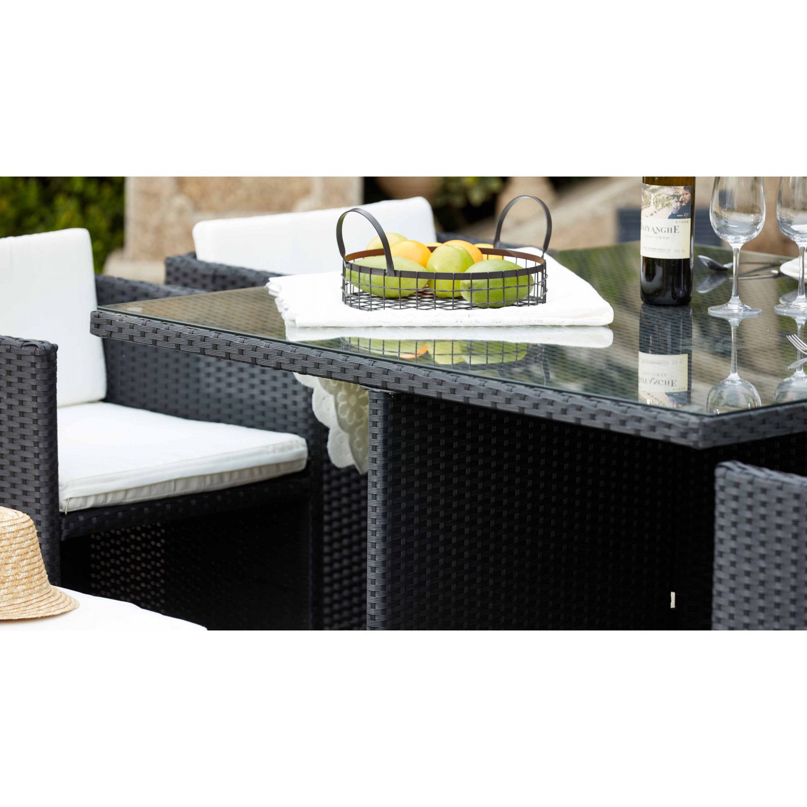 Table de jardin carrée en résine et verre BIARRITZ