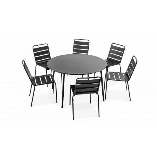 Table ronde intérieure et 6 chaises