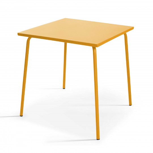Table bistro carrée en métal jaune