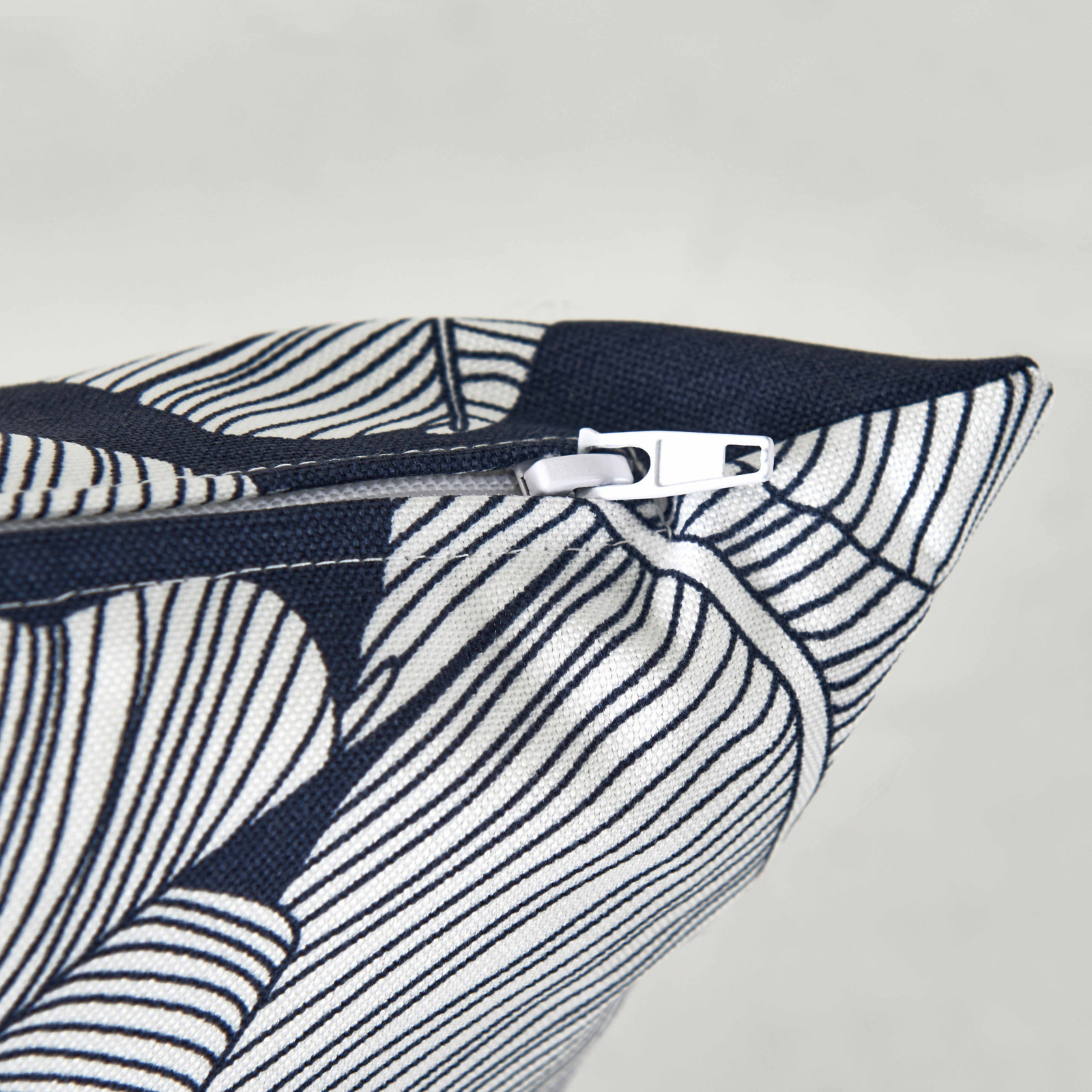 Focus coussin outdoor motifs BLEU ET BLANC