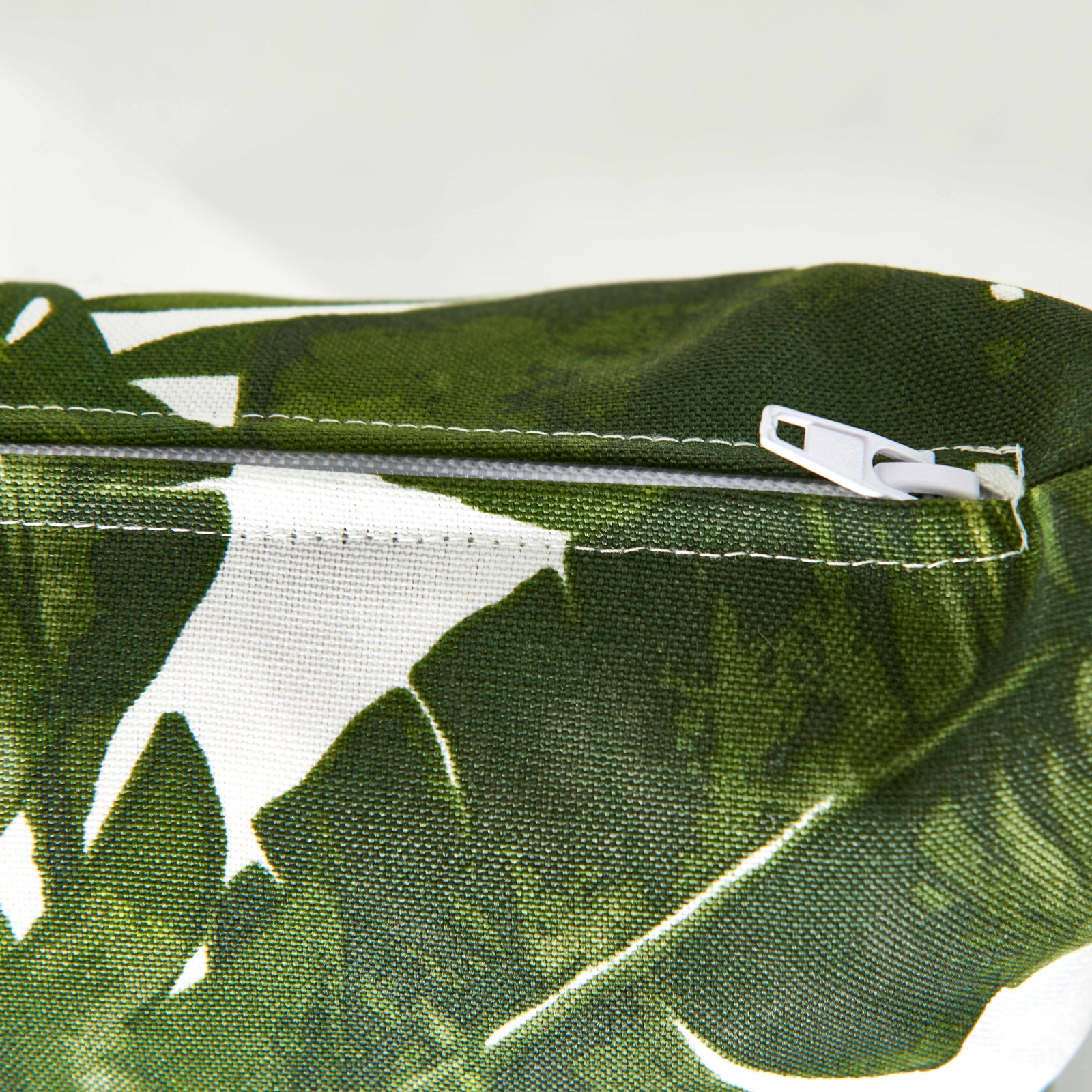 Focus coussin motif VERT ET BLANC