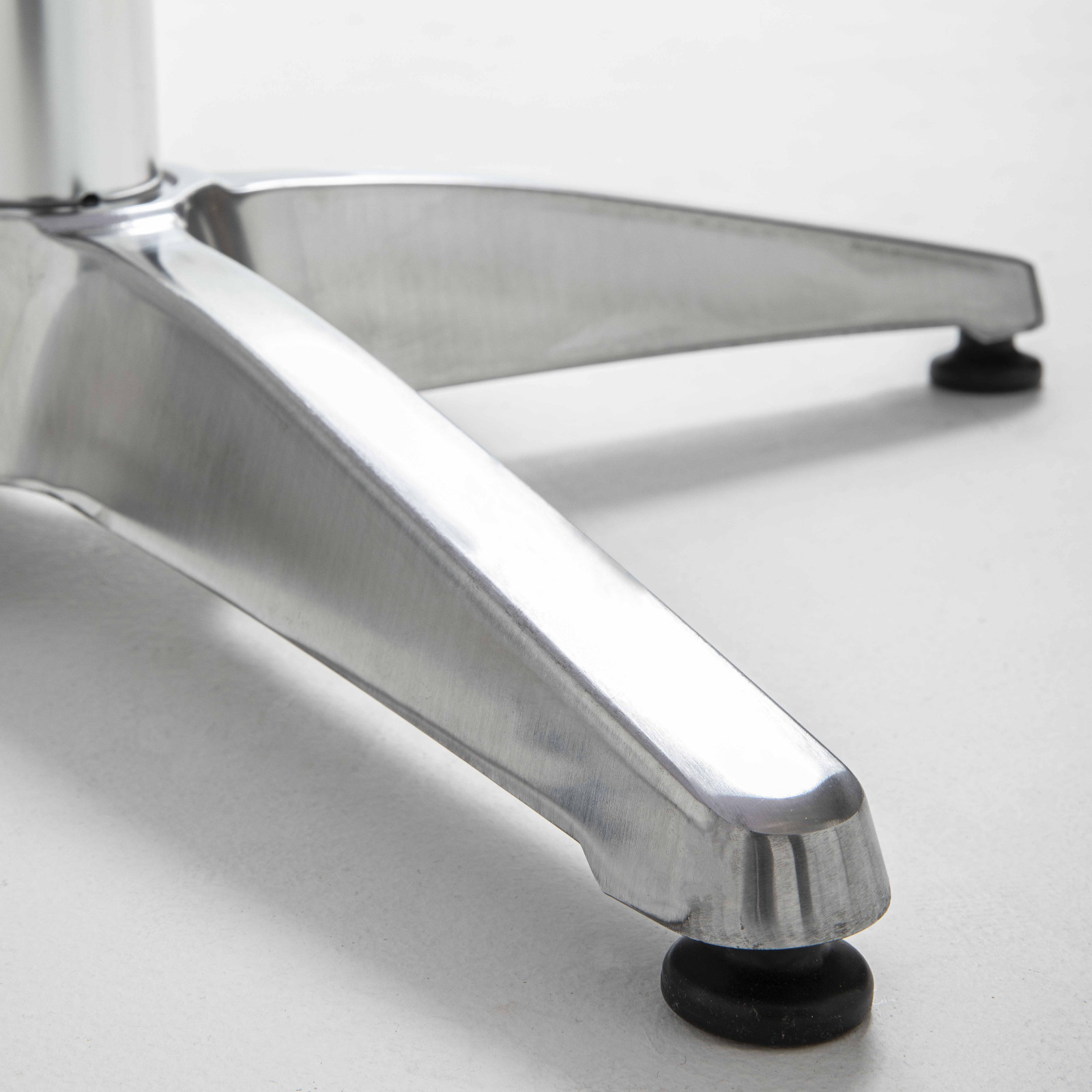 Table haute mange debout carrée (70 x 110 cm) en aluminium