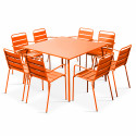 Table de jardin carrée et 8 fauteuils en métal