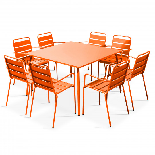 Table de jardin carrée et 8 fauteuils en métal