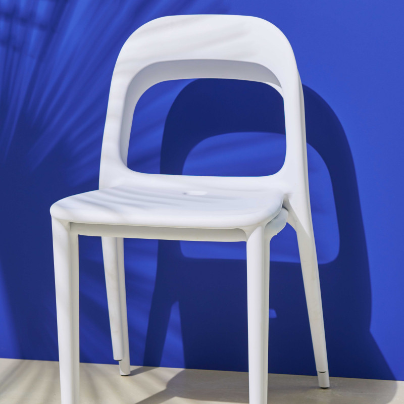 Chaise de jardin design en plastique