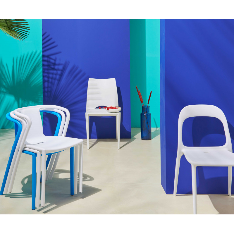 Chaise de jardin design en plastique