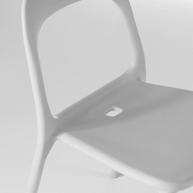 Chaise de jardin design en plastique