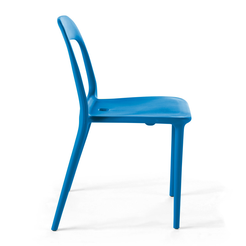 Chaise de jardin design en plastique