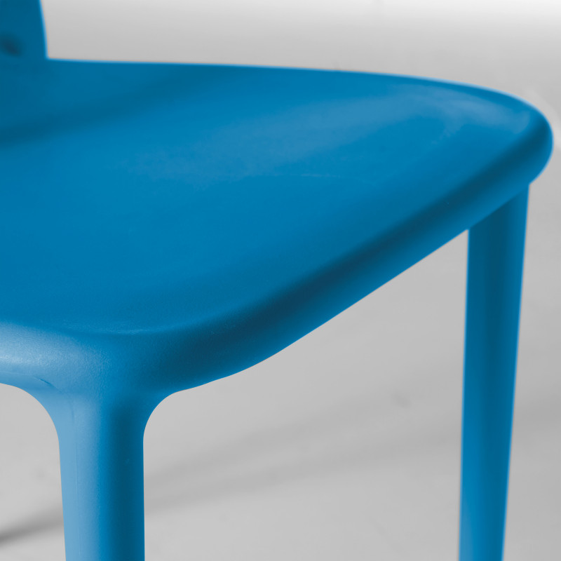 Chaise de jardin design en plastique