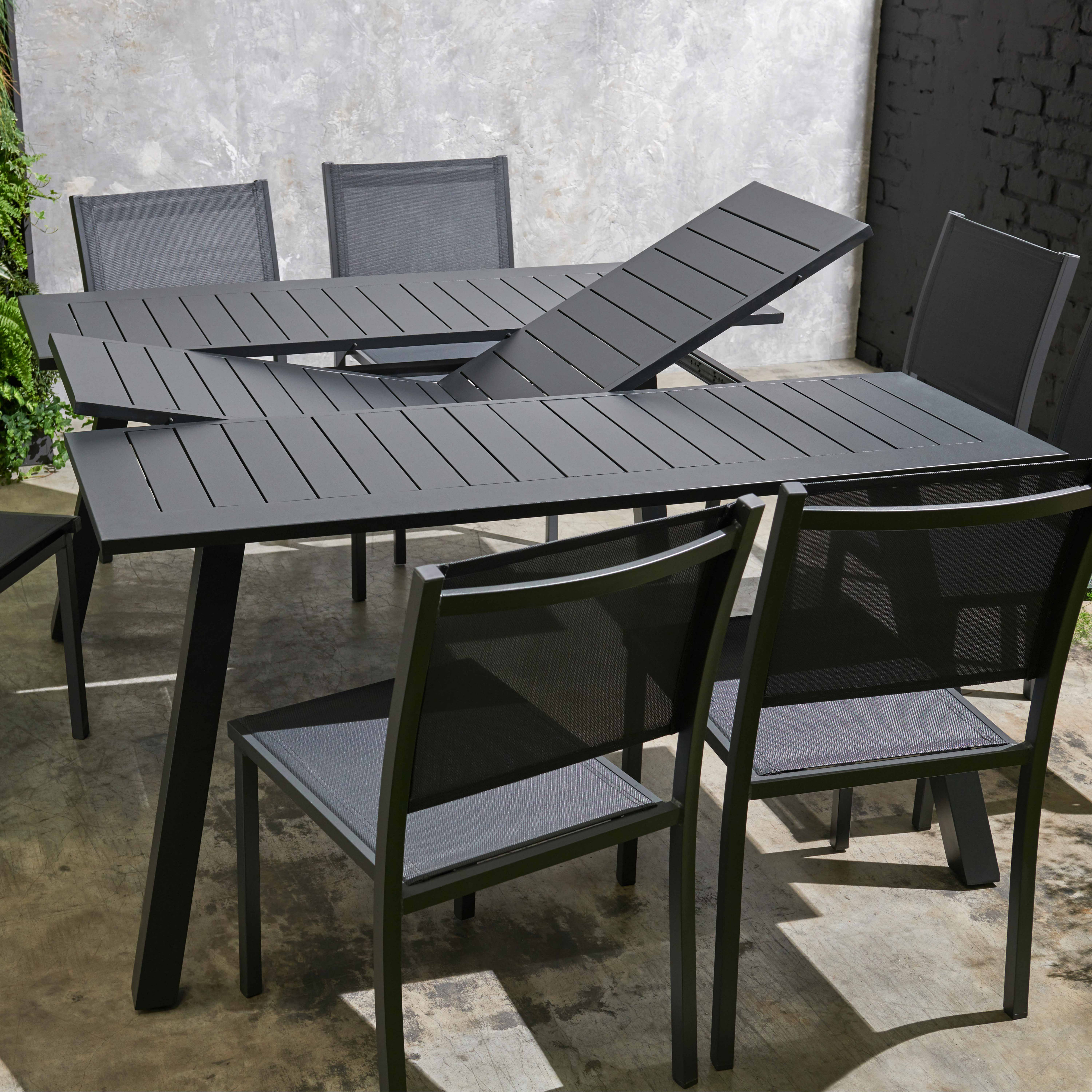 Table de jardin carrée extensible + 8 assises en textilène | Oviala