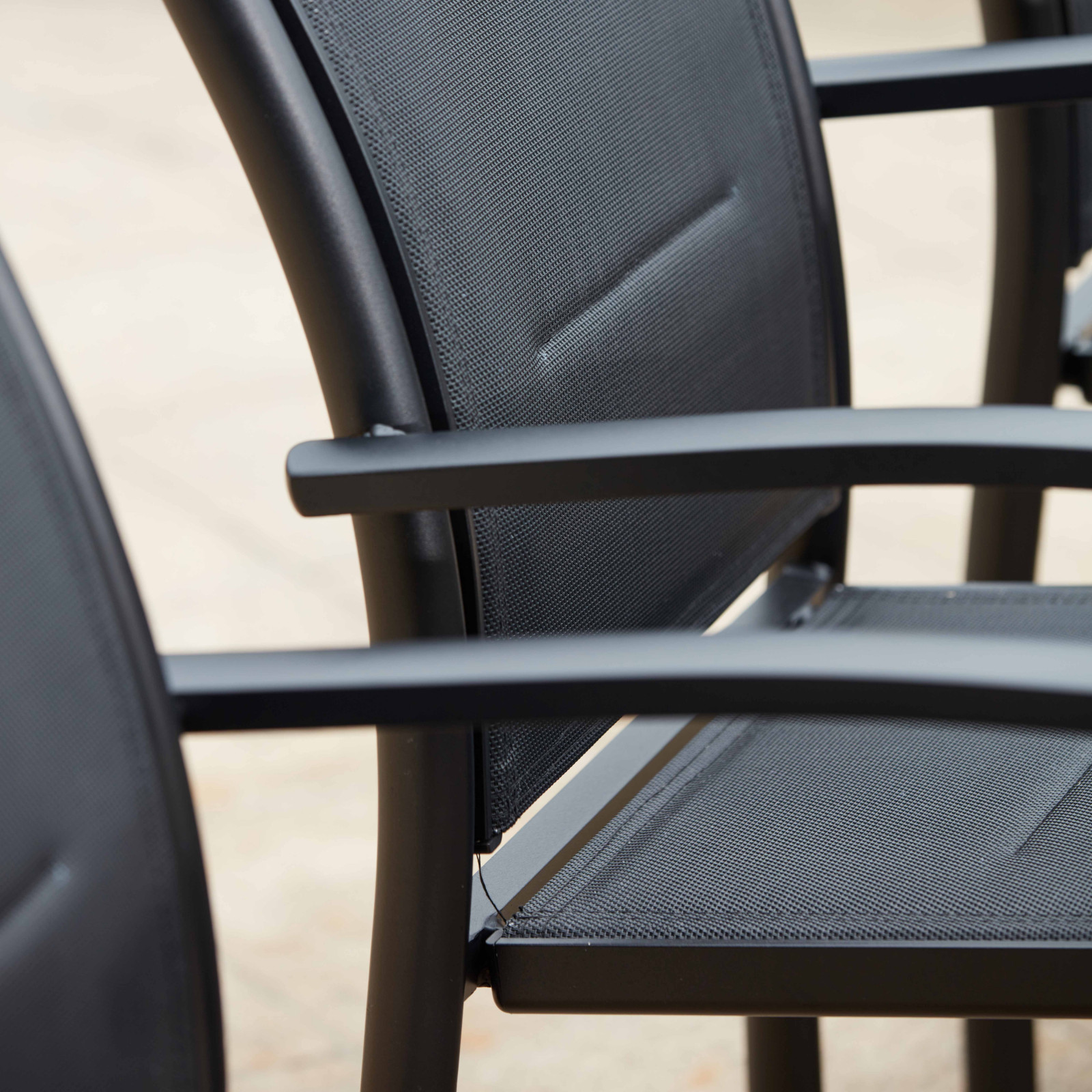 2 Fauteuils de jardin noir en aluminium et textilène