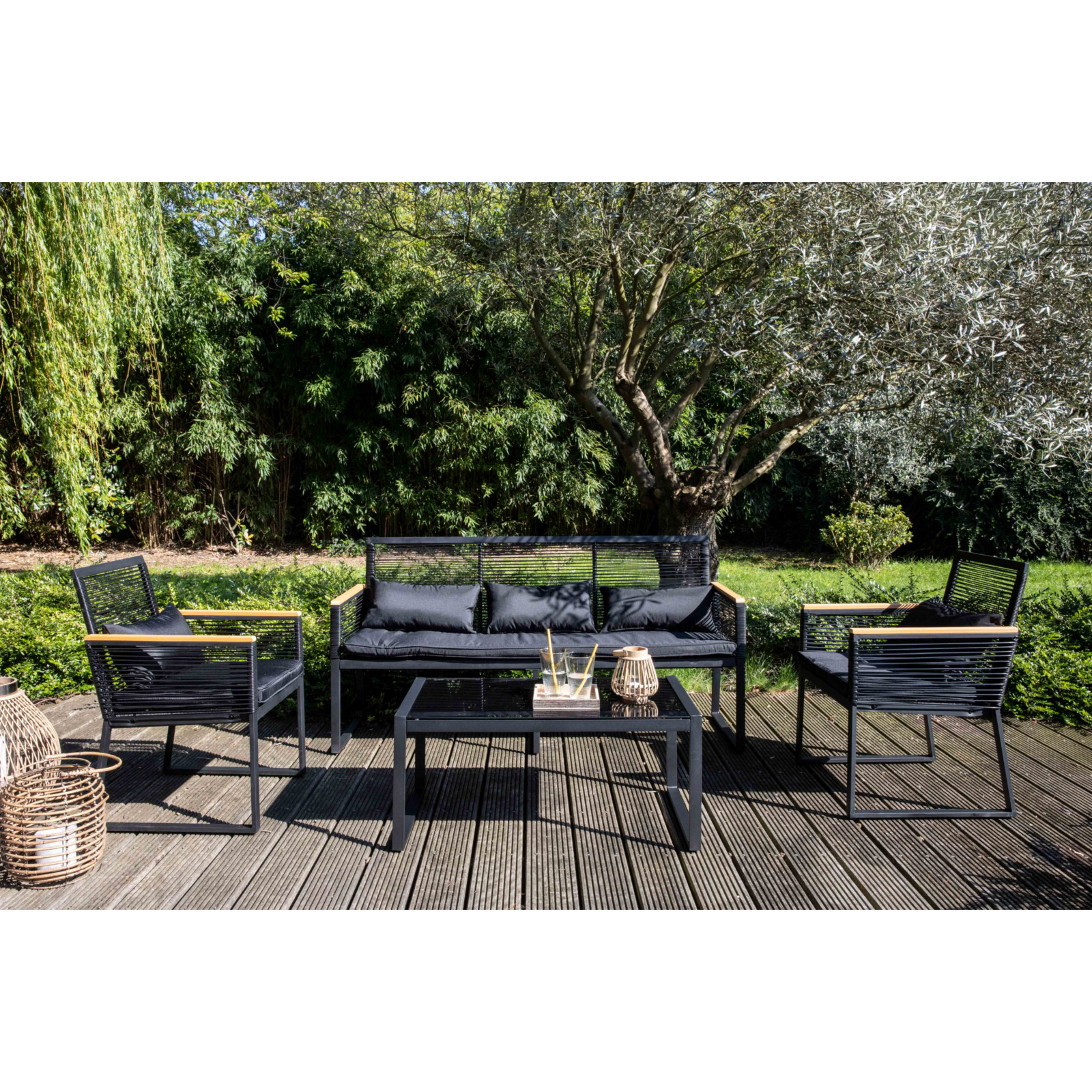 Salon de jardin 5 places composé d'un canapé, 2 fauteuils avec accoudoirs et une table basse