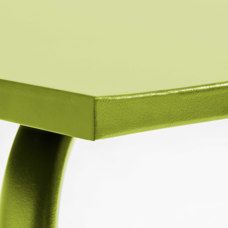 Ensemble table carrée (70 x 70 x 72 cm) et 4 chaises