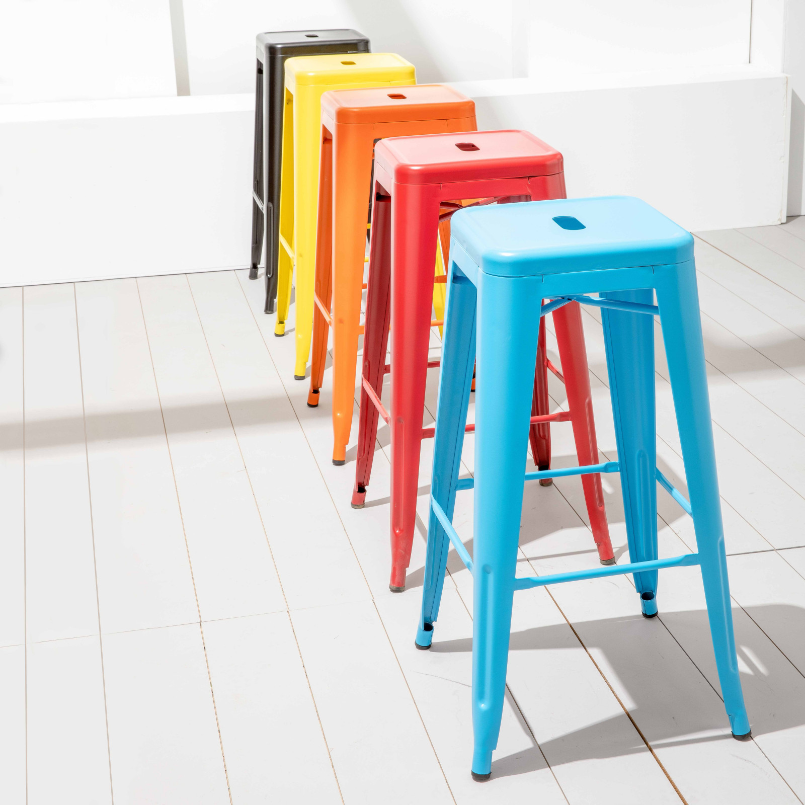 Tabouret de bar en métal mat (43 x 43 x 76 cm)