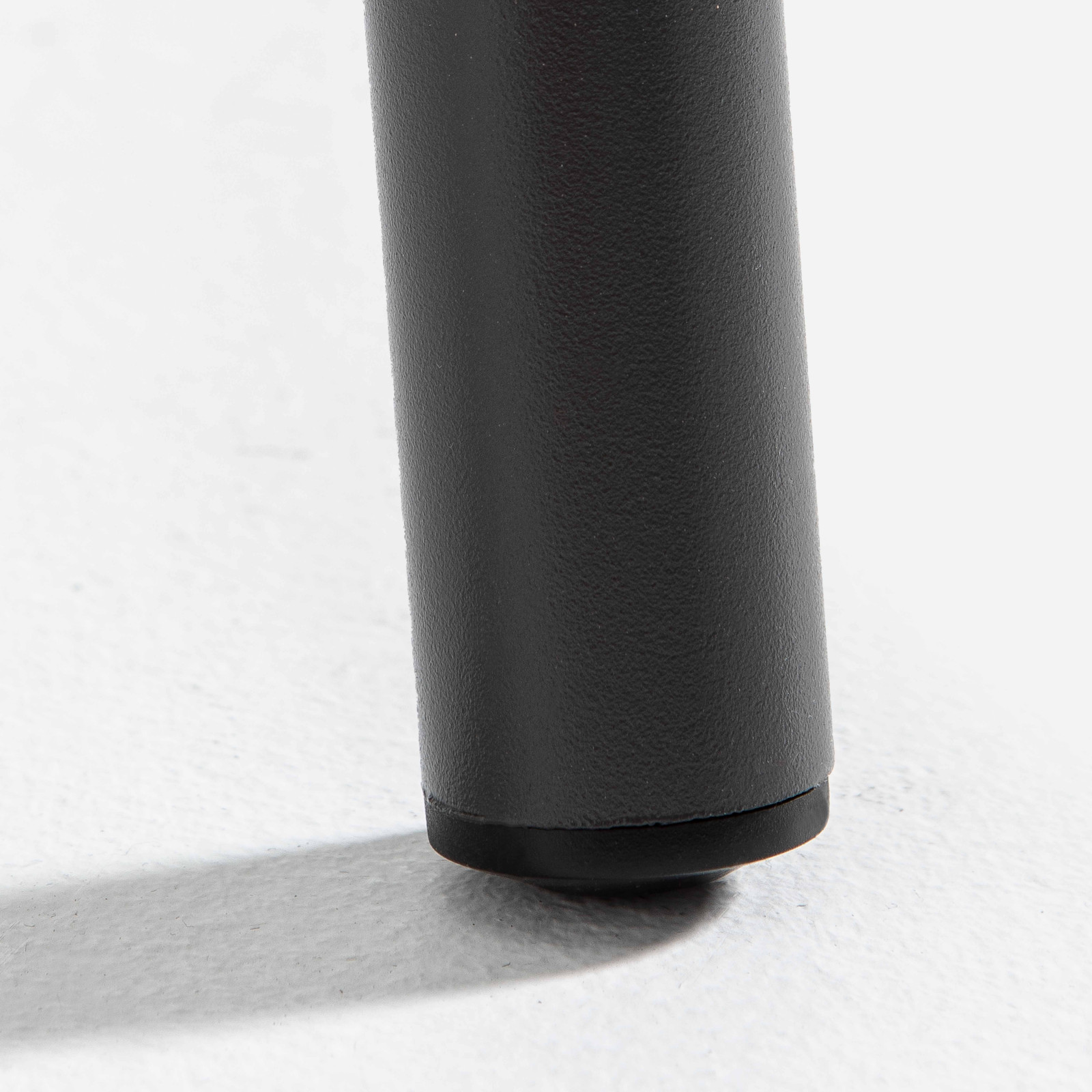 Table de jardin ronde et 6 fauteuils en acier