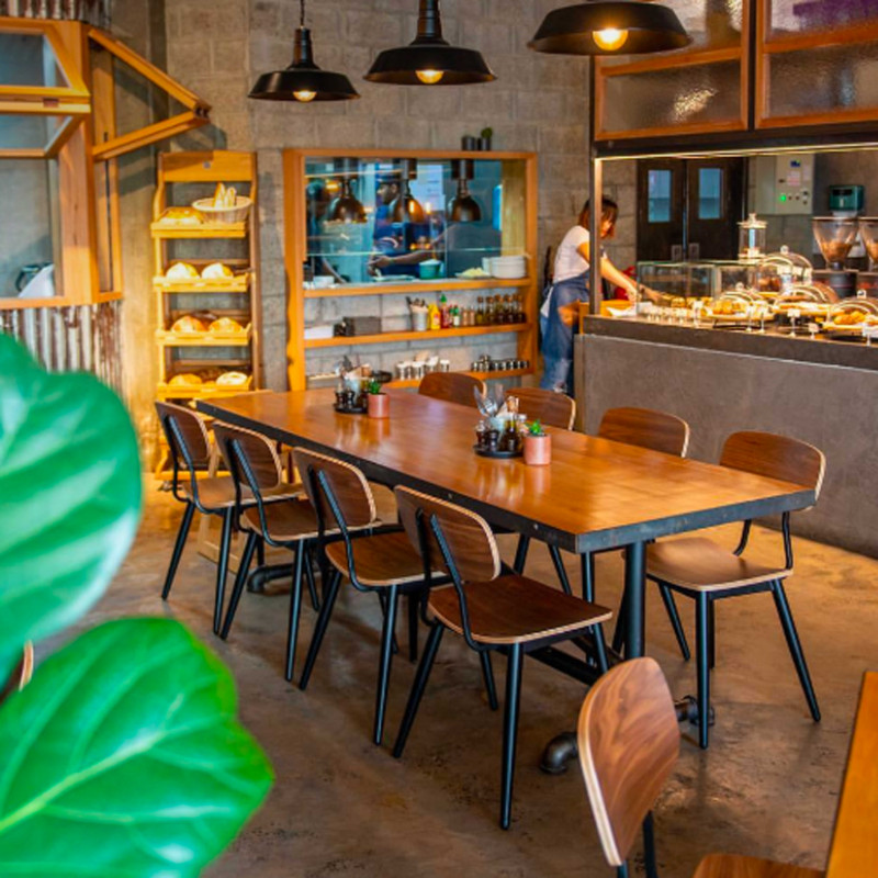 Lot de 2 chaises en bois