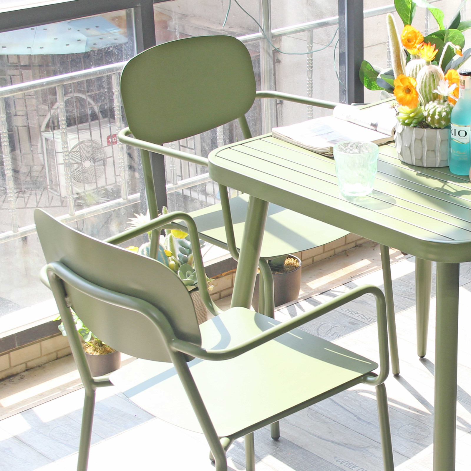 Table de jardin rectangulaire (150 x 75 x 75 cm) en aluminium