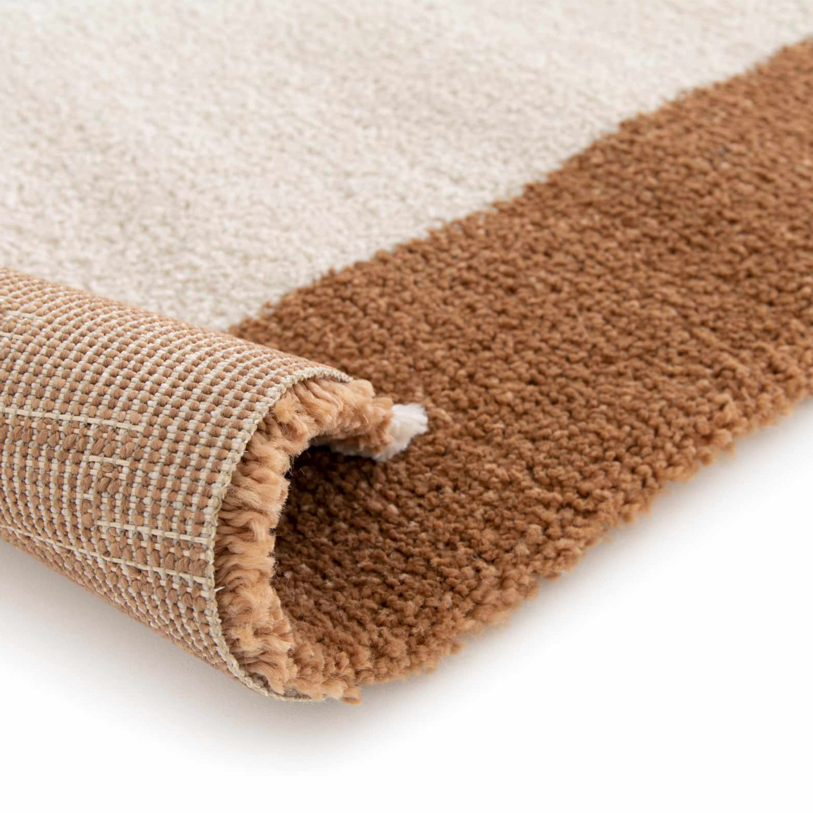 Tapis rectangulaire motif graphique à poils courts