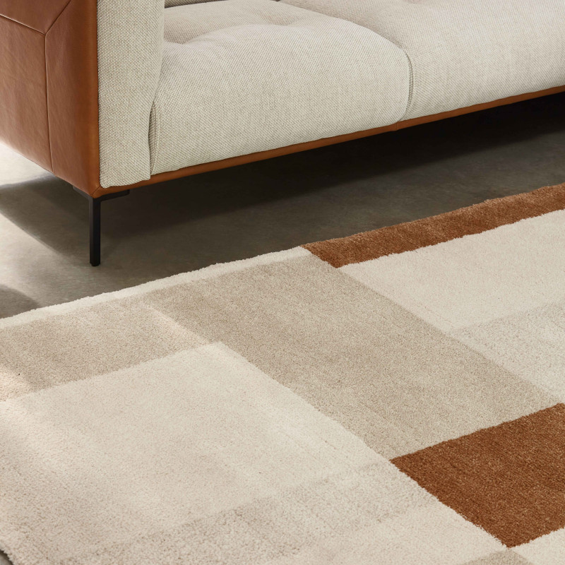 Tapis rectangulaire motif graphique à poils courts