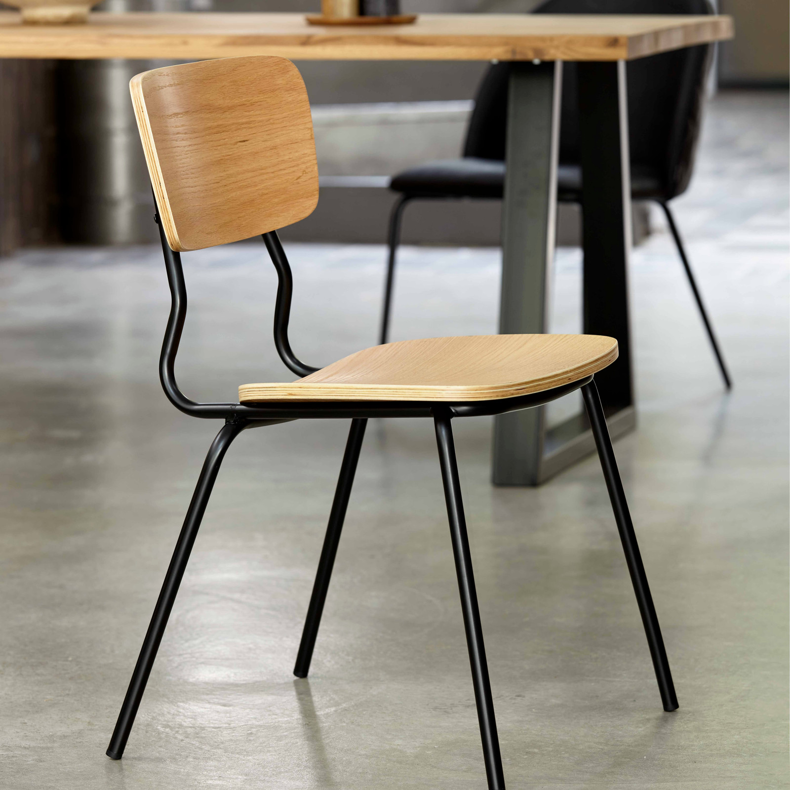 Lot de 2 chaises en bois vintage