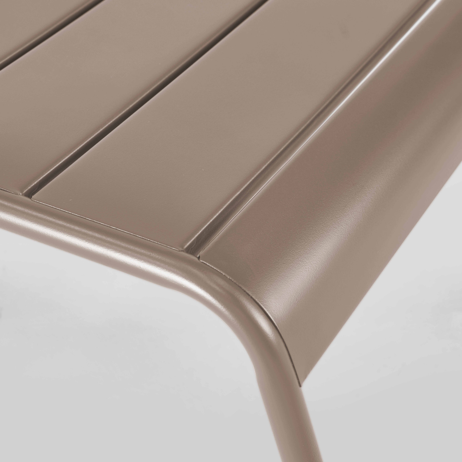 Repose-pieds en métal