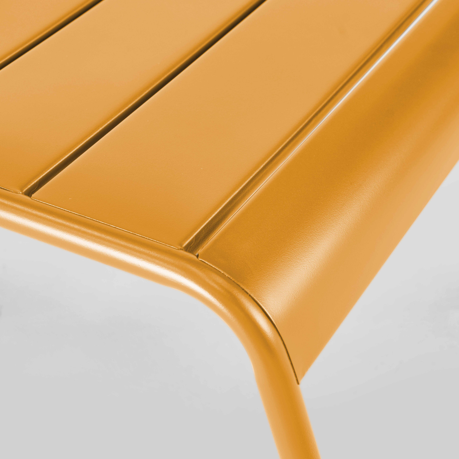 Repose-pieds en métal