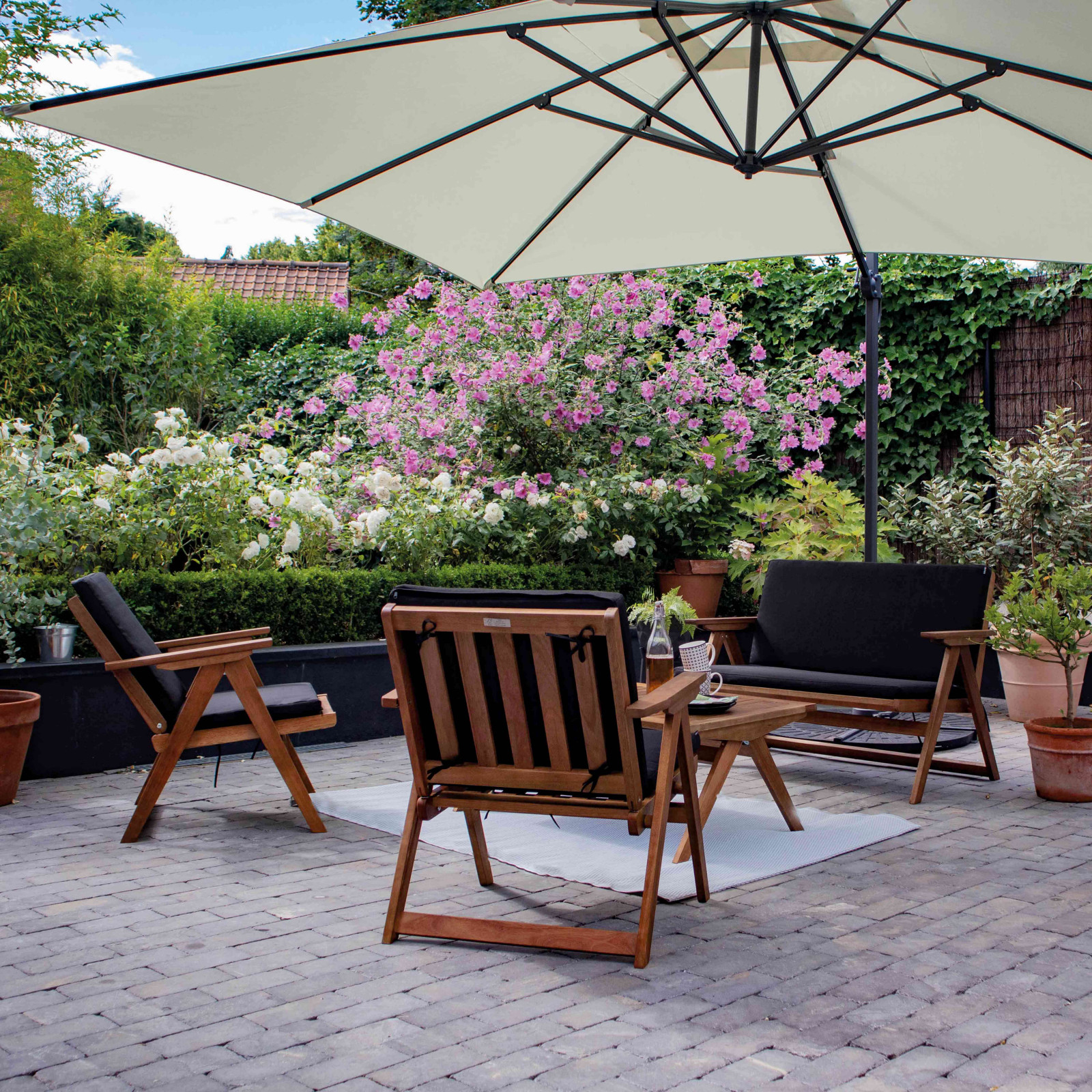 Salon de jardin pliant 4 places en bois d'eucalyptus