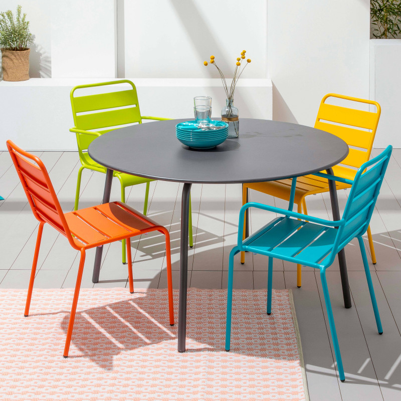 Chaise avec accoudoirs en métal