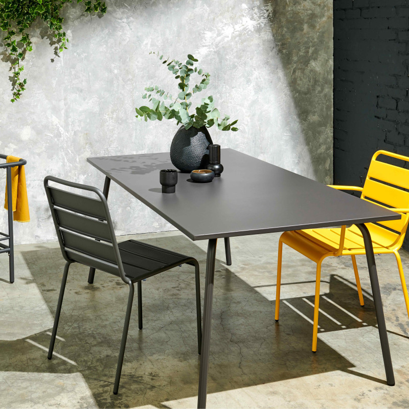 Chaise de terrasse en métal (6/7)