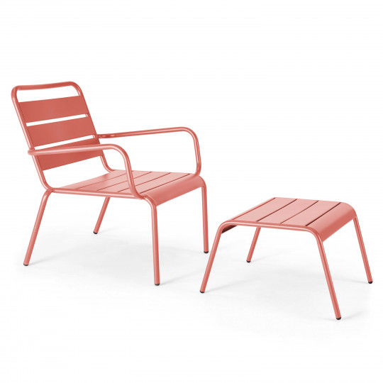 Fauteuil bas et repose-pieds en métal