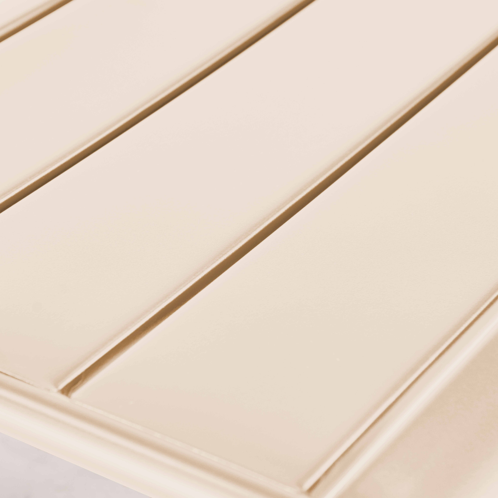 Fauteuil bas et repose-pieds en métal