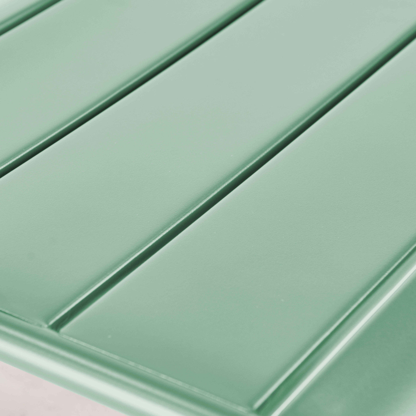 Lot de 2 fauteuils bas et repose-pieds en métal