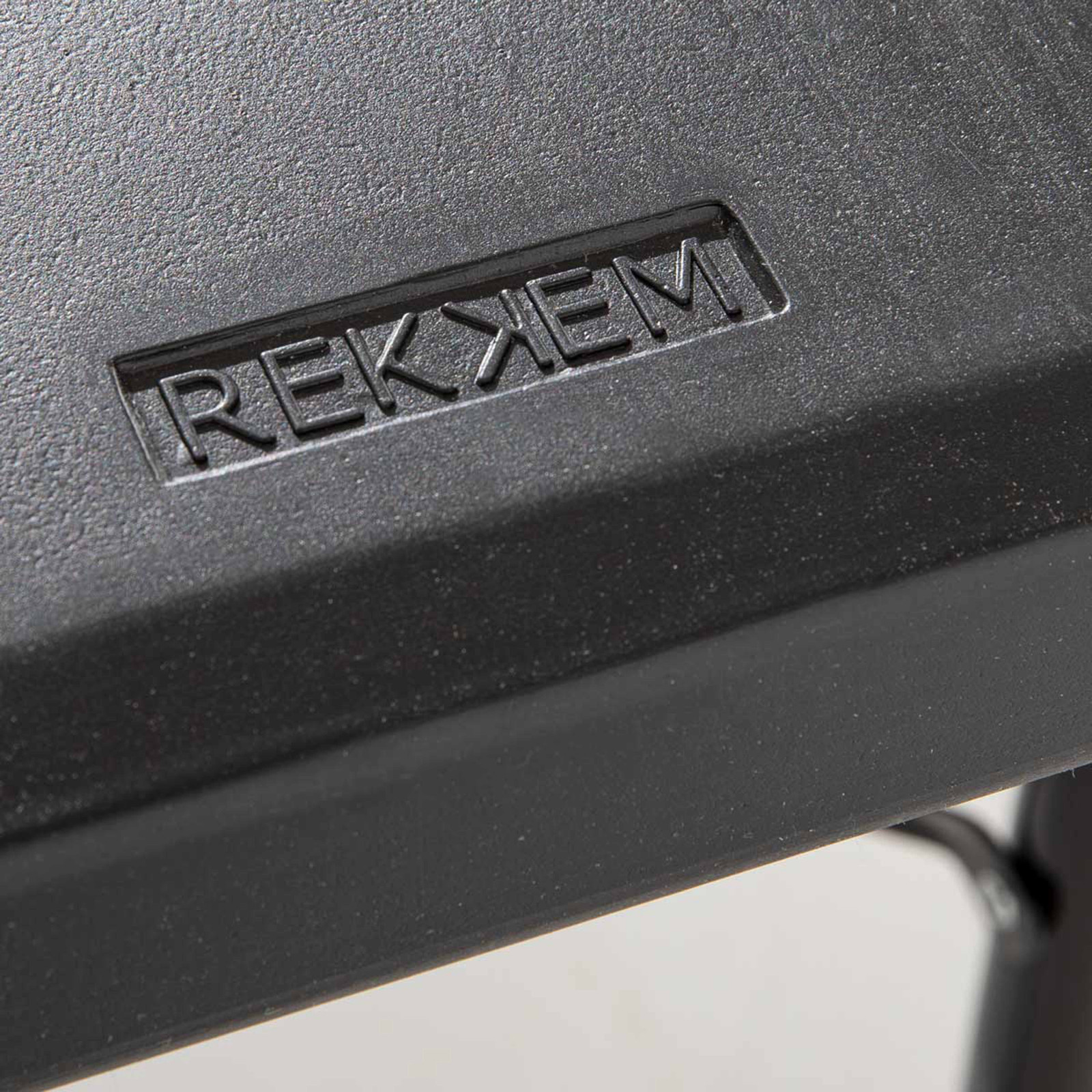 Table d'appoint noire pour réception 200 cm