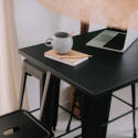 Table haute en métal style industriel avec pieds inclinés
