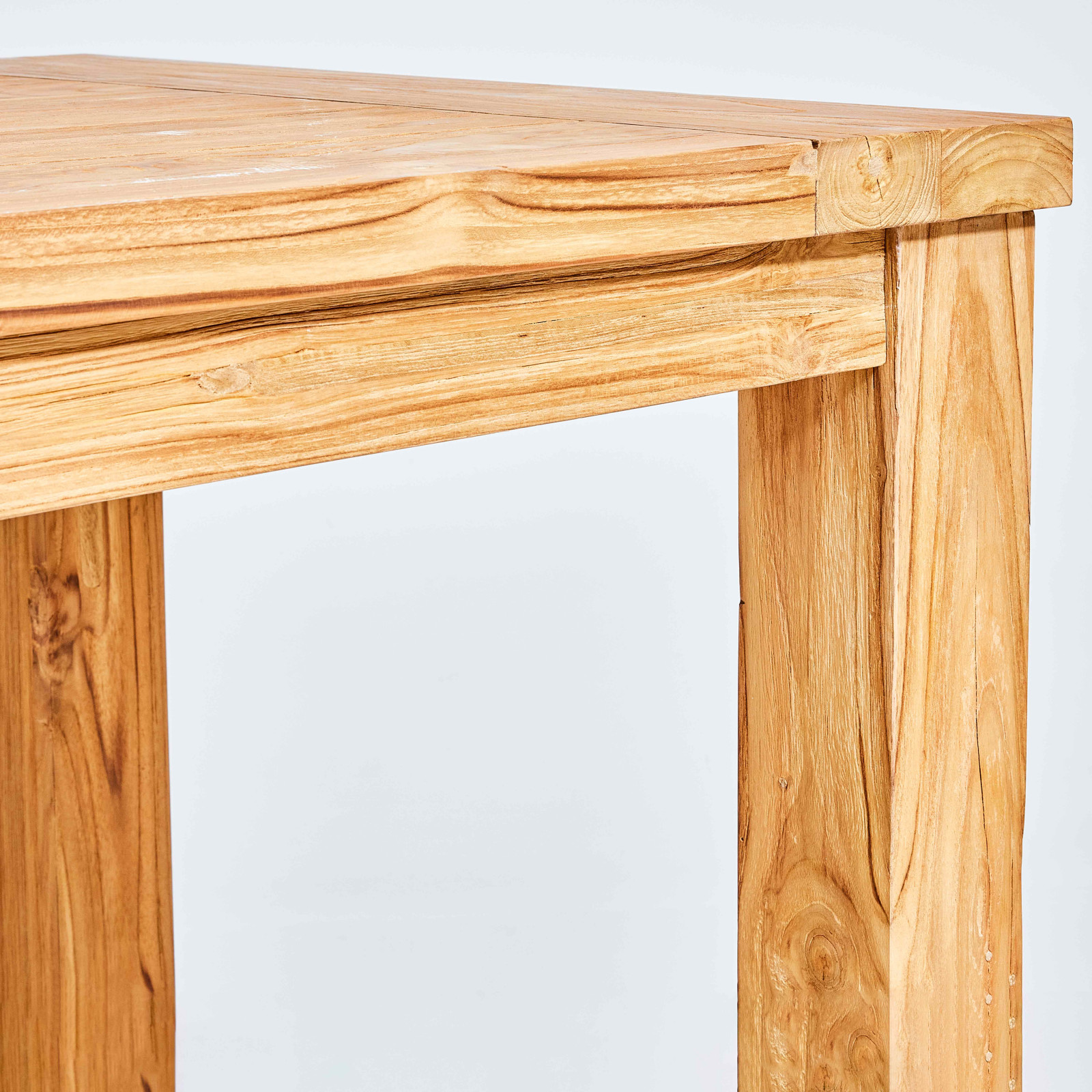 Table haute en teck recyclé 120 cm Table haute en teck recyclé 120 cm