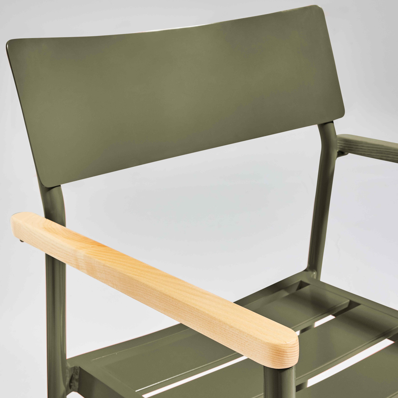 Chaise de jardin en aluminium et bois avec accoudoirs