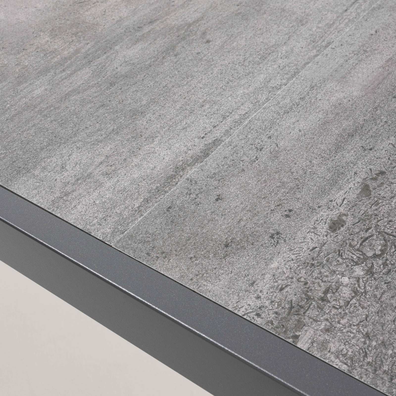 Table de jardin en céramique 10 places effet béton ciré