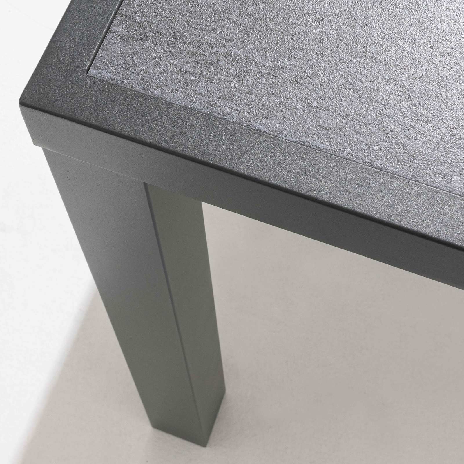 Table de jardin en céramique gris anthracite (185 x 95 x 74 cm)