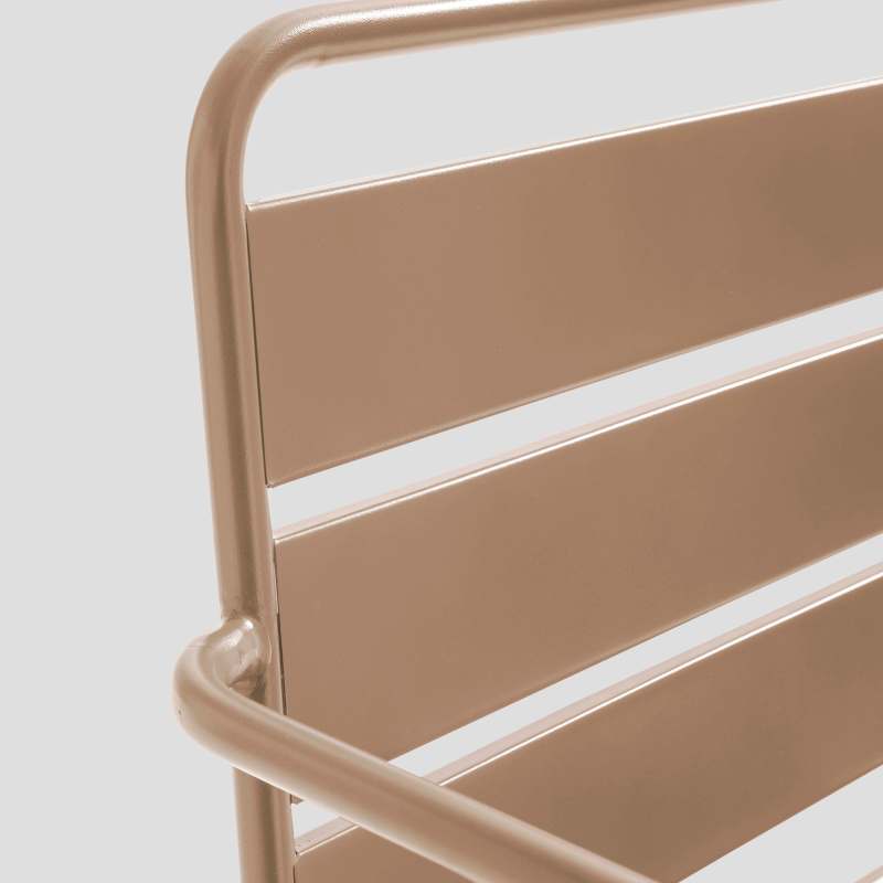 Fauteuil de jardin bas en métal (4/5)