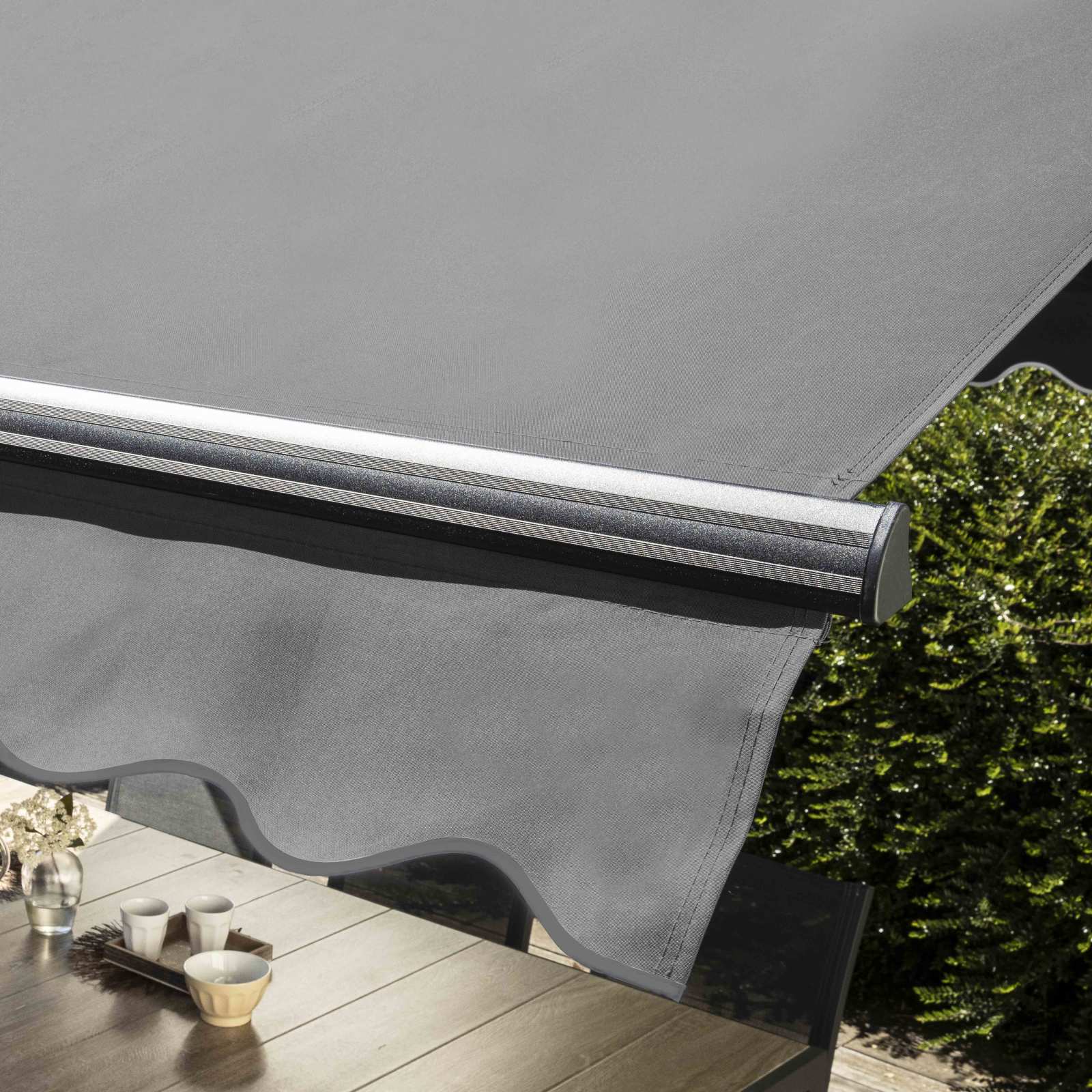 Store double pente motorisé avec coffre 3 x 4 m