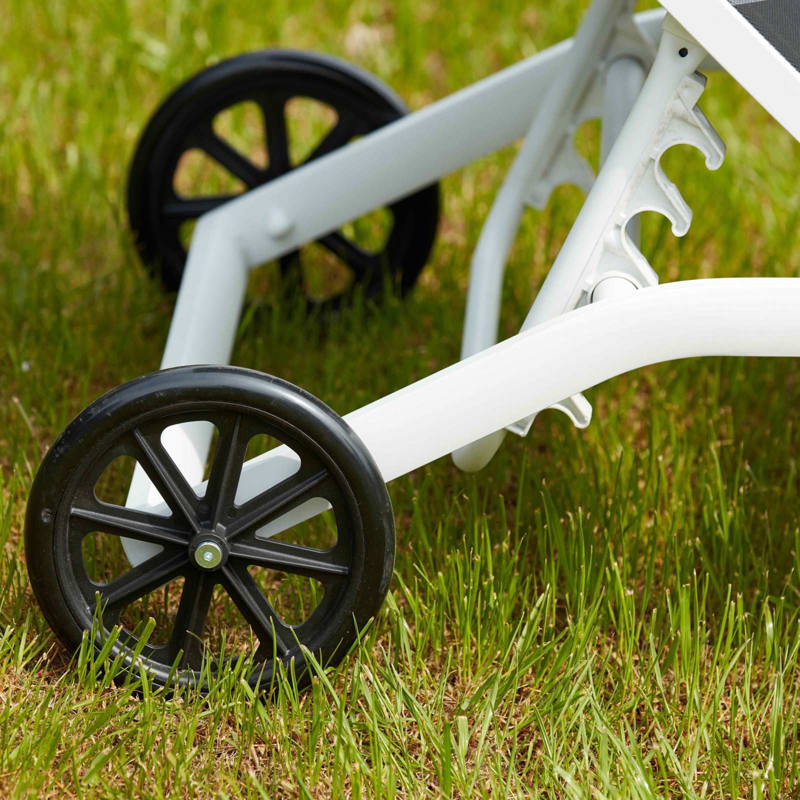 Lot de 2 bains de soleil en aluminium avec roues, inclinables 4 positions