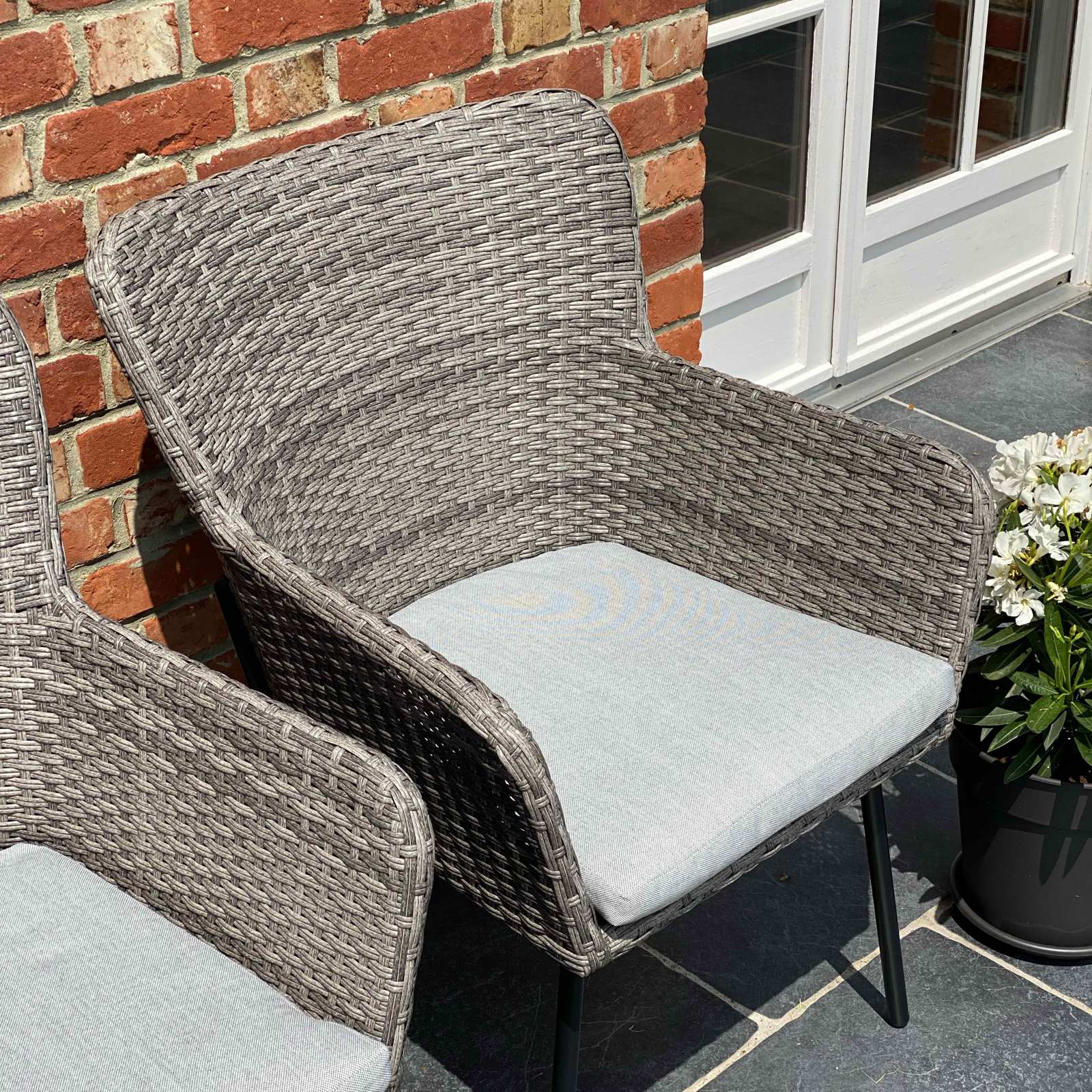 Lot de 2 fauteuils de jardin en résine tressée Lot de 2 fauteuils de jardin en résine tressée