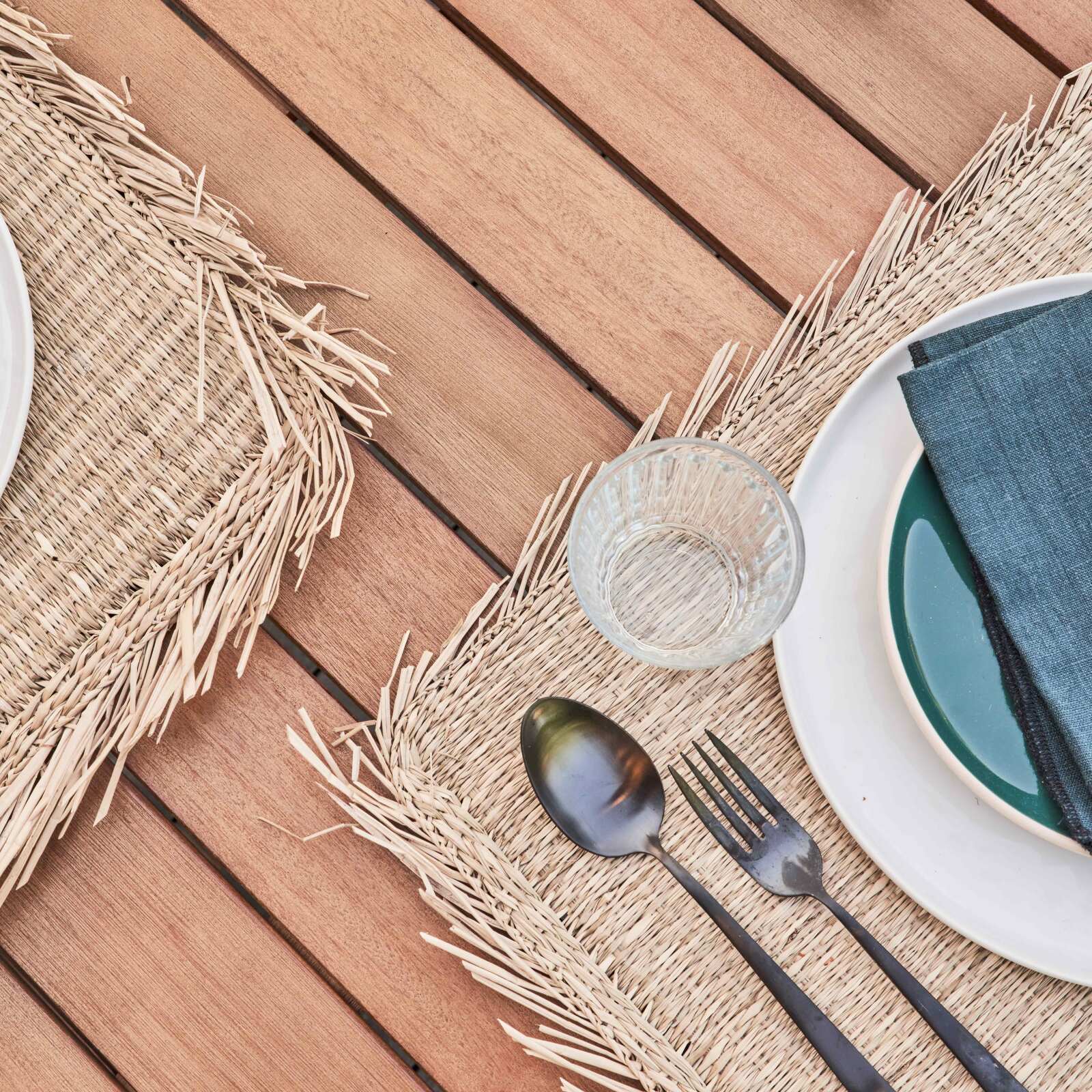 Table de jardin rectangulaire extensible avec 8 chaises et 2 chaises avec accoudoirs en eucalyptus