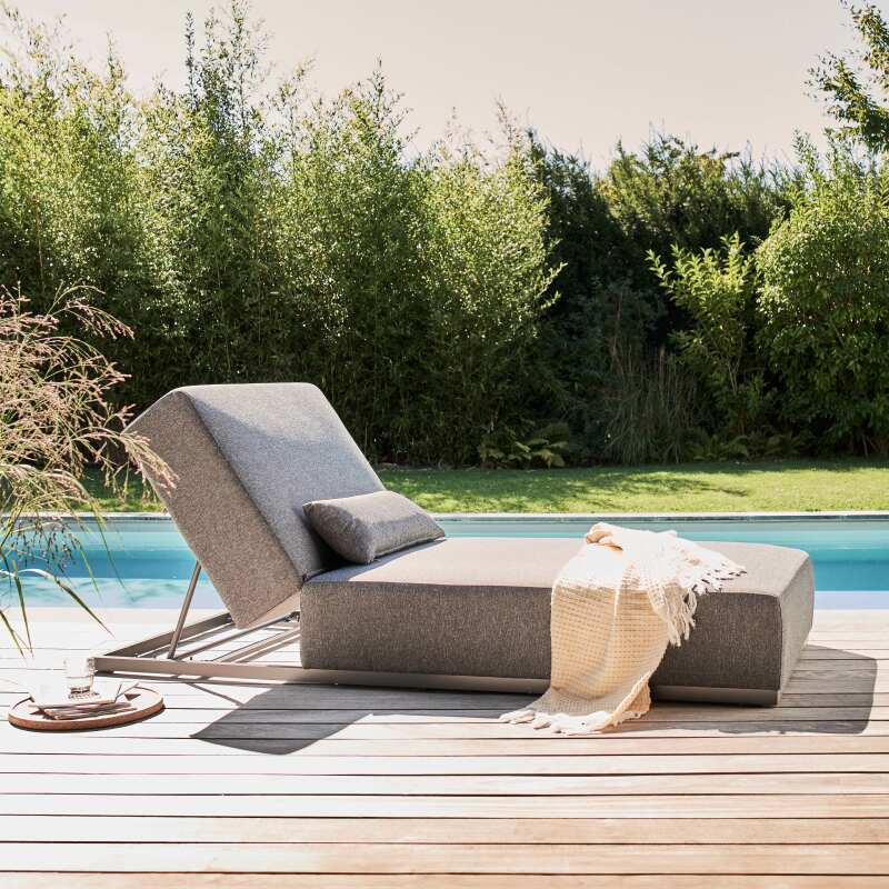 Bain de soleil avec coussin inclinable