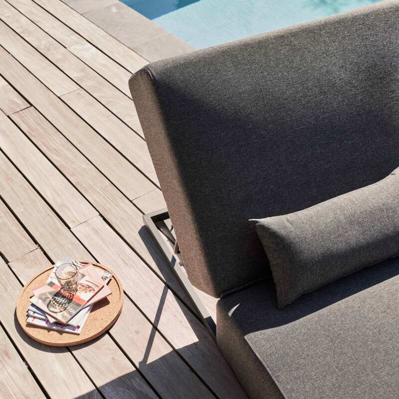 Bain de soleil avec coussin inclinable