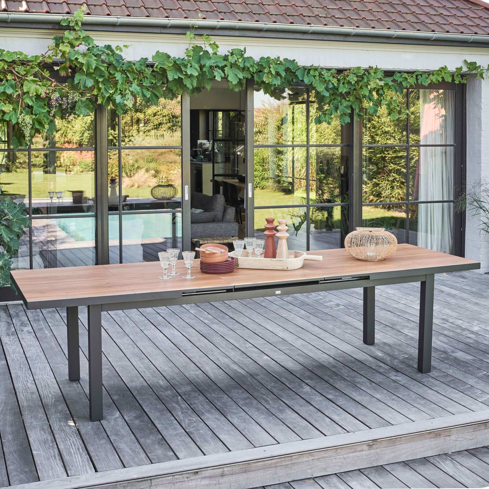 Ensemble table de jardin rectangulaire extensible 320 x 100 x 76 cm avec 8 chaises et 2 chaises avec accoudoirs