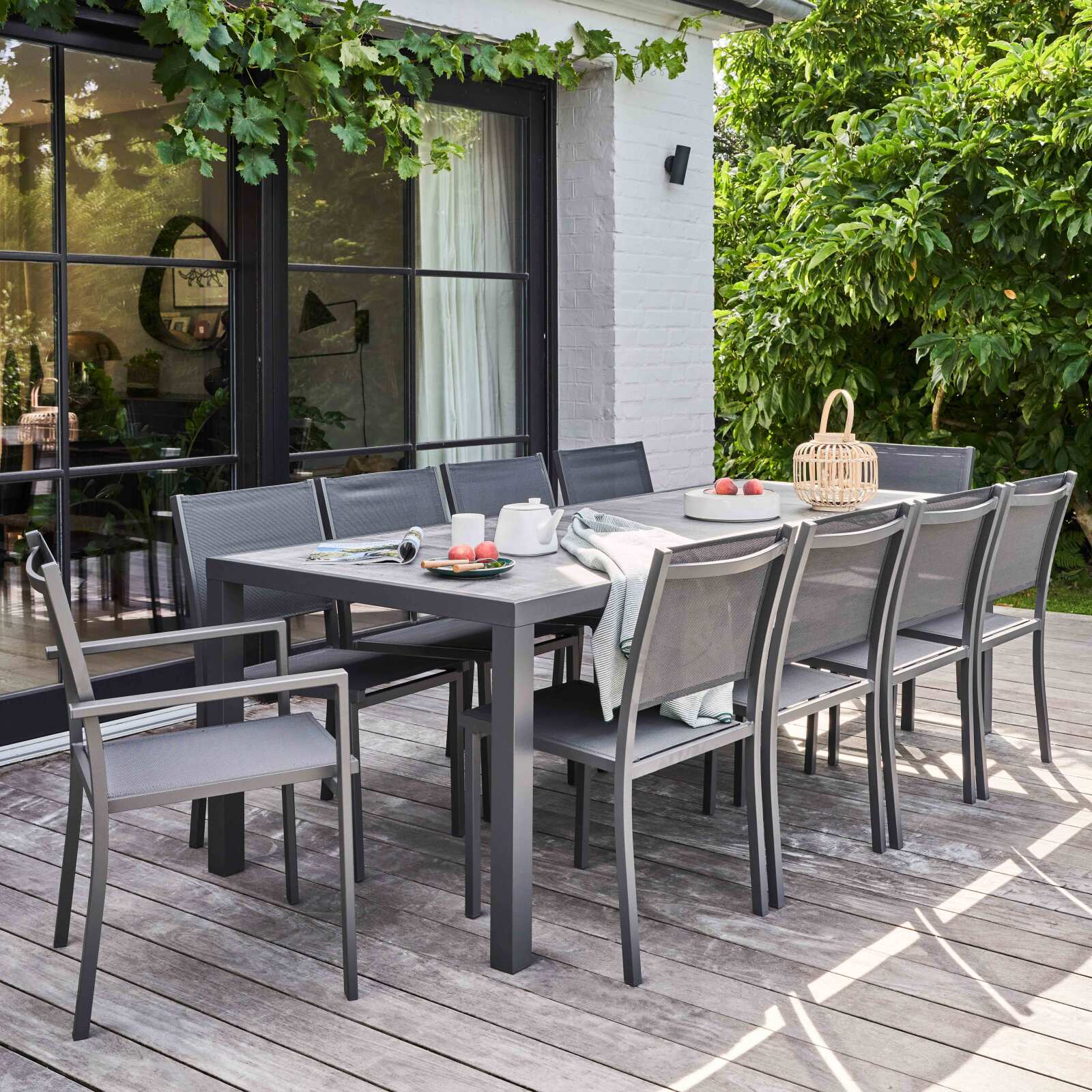 Table de jardin plateau en céramique effet béton (185 x 95 x 74 cm)