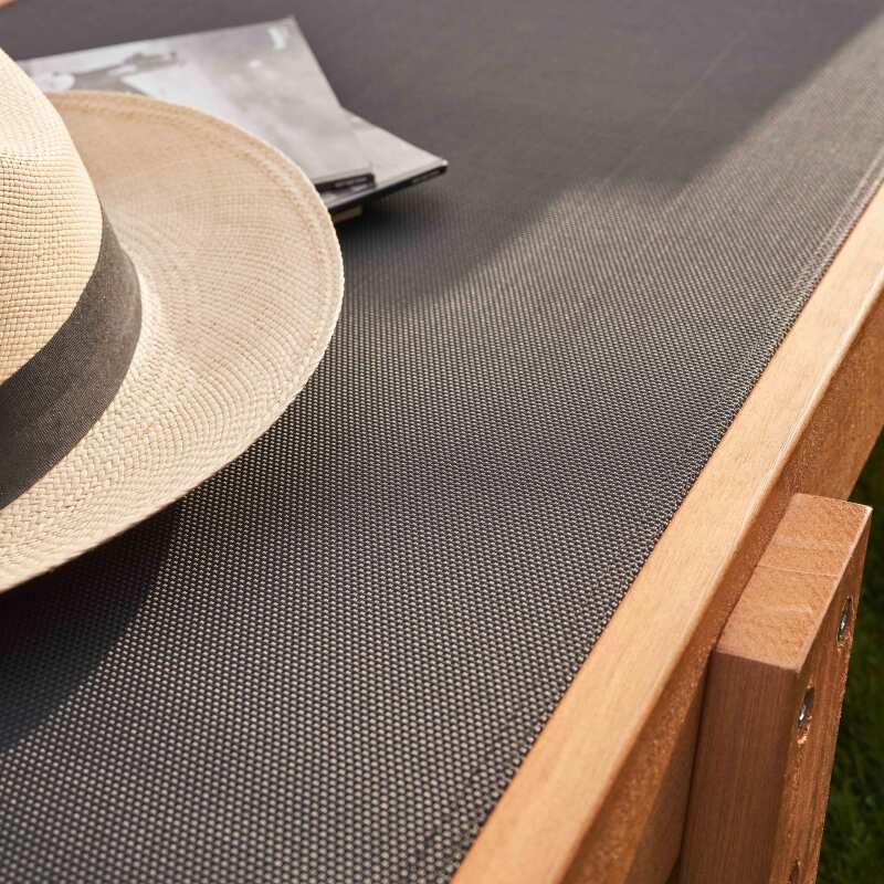 Lot de 2 bains de soleil avec coussin et tablette + 5 positions en bois d'eucalyptus FSC