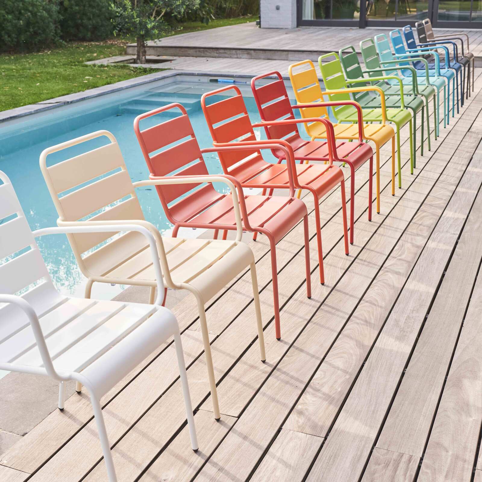 Chaise de jardin avec accoudoirs en métal