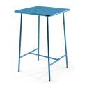 Table de bar haute 70 cm x 70 cm et 4 chaises hautes en métal